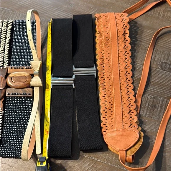 Set of 7 Woman’s belts - Picture 3 of 6